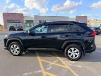 2020 Toyota RAV4 LE - Photo 6
