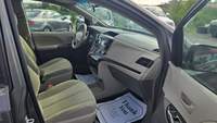 2012 Toyota Sienna LE - Photo 12