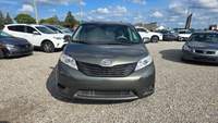 2012 Toyota Sienna LE - Photo 2